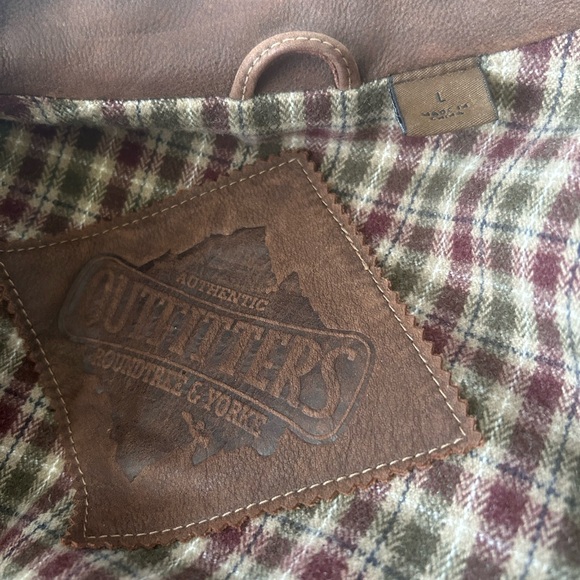 Roundtree & Yorke Brown Outdoor Vest - Picture 16 of 16